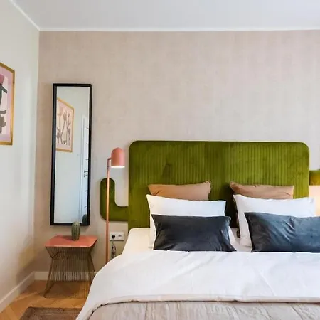 Eclectic Near Old Town *