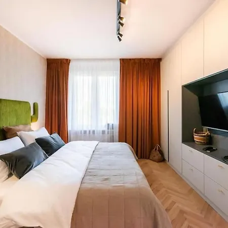 Eclectic Near Old Town Апартаменты *